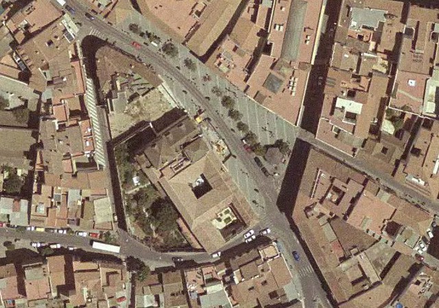 La Plaza de las Carmelitas con el Convento y el Ayuntamiento. Volver a axarquia 